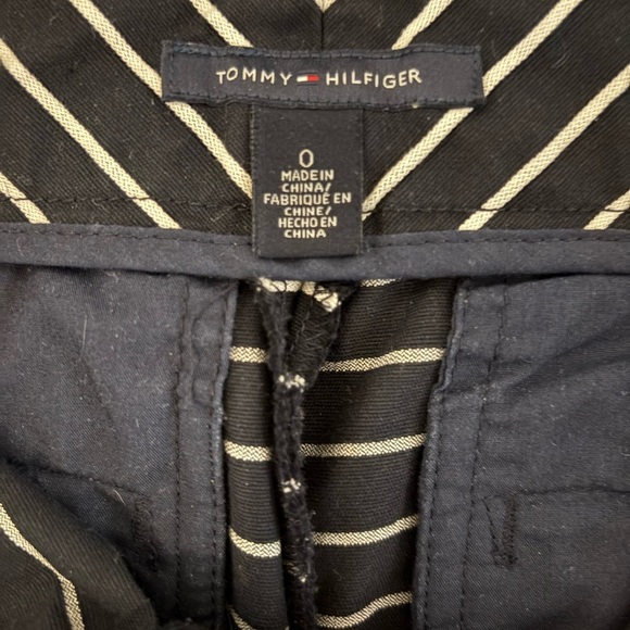 Tommy Hilfiger Women's Navy and White Striped Shorts - Picture 2 of 6